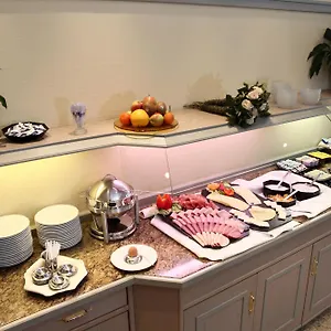 3* מלון Ambiente Garni